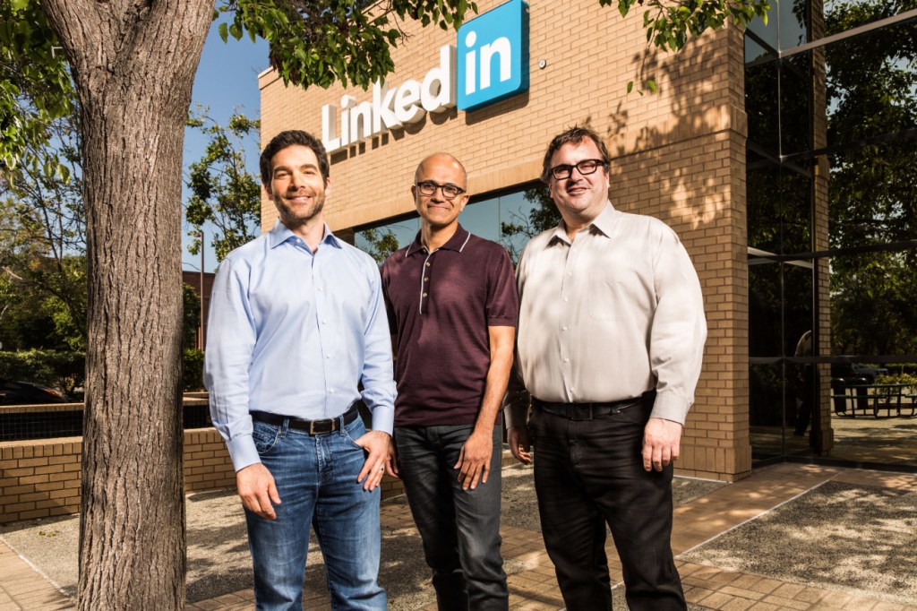 Microsoft cumpara LinkedIn cu 26 miliarde dolari