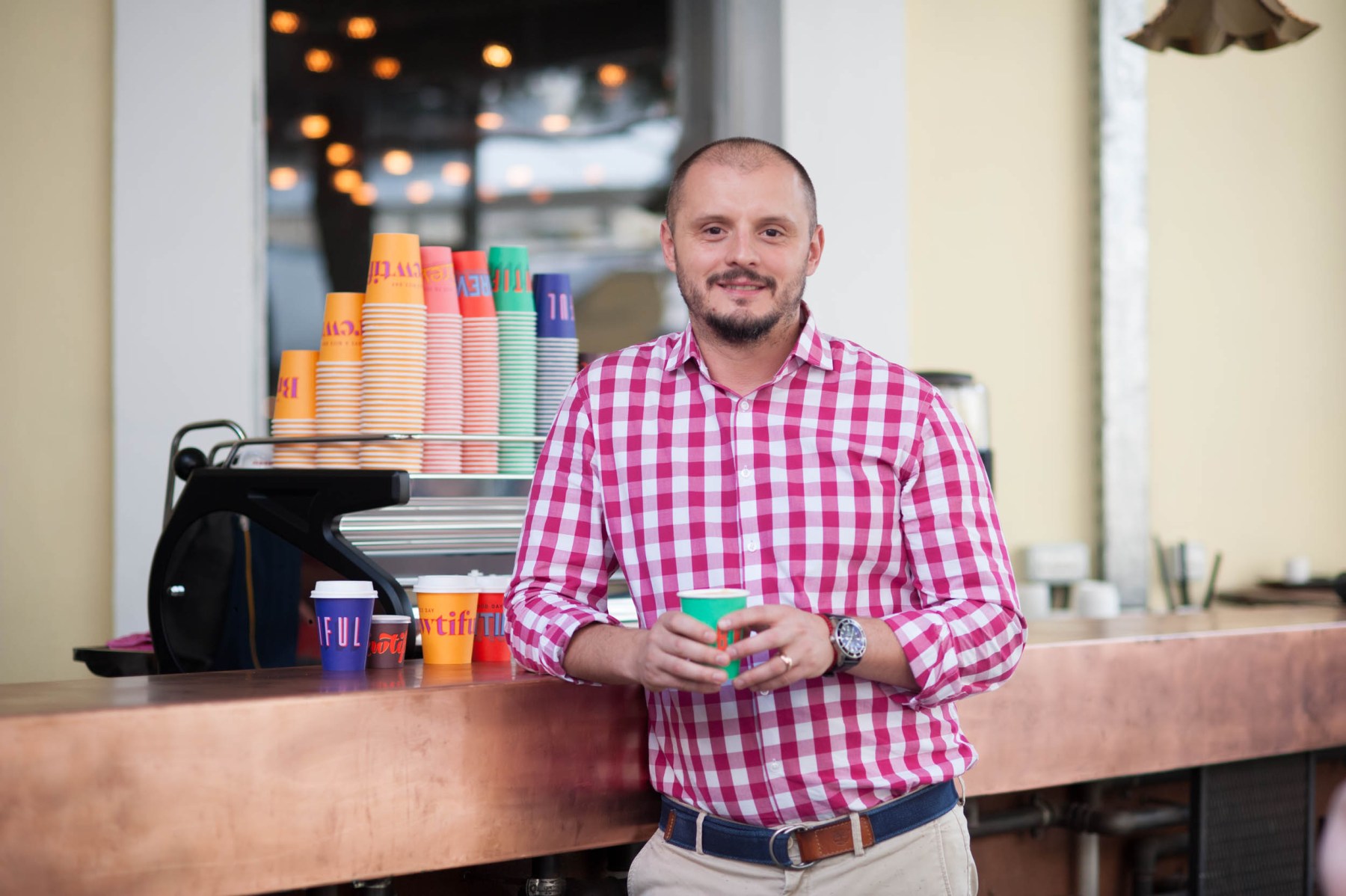 Investitie de 350.000 euro intr-un nou model de business: espresso bar "retail-in-retail". Cum functioneaza si cat costa franciza