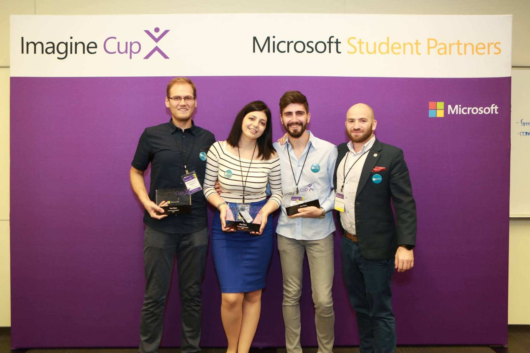 VIDEO Patru tineri romani vor sa aduca pe piata un produs revolutionar pentru diagnostic in ORL si neurologie. Proiectul a fost premiat de seful Microsoft, in Statele Unite 