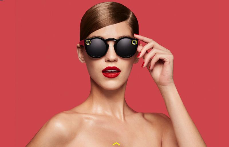 Ochelarii de soare cu camera video, produsi de Snap, pot fi cumparati online la 130 dolari