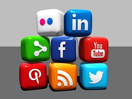 Romanii prefera continutul video online din YouTube si Facebook