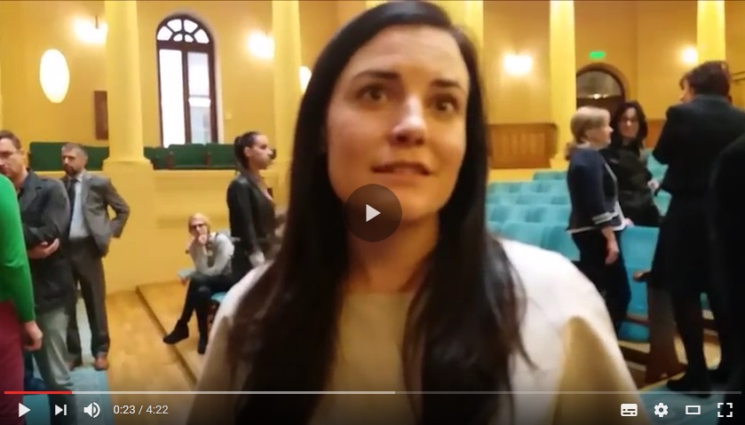 ​VIDEO Ce am invatat de la Stacey Ferreira, antreprenoarea de 24 de ani care a venit la ASE Bucuresti sa le spuna studentilor romani ca e perfect OK sa te lasi de facultate, pentru afaceri