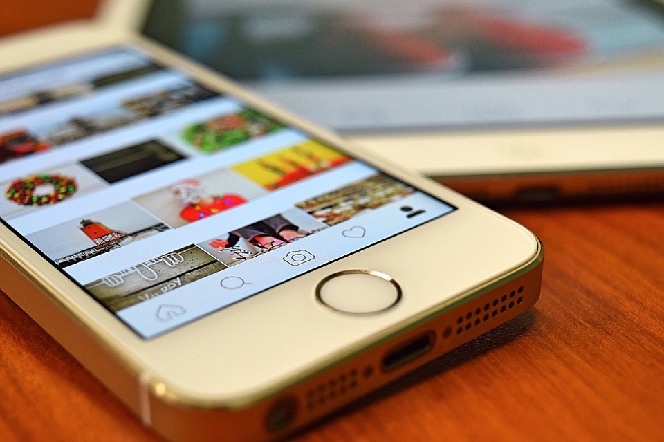Instagram 