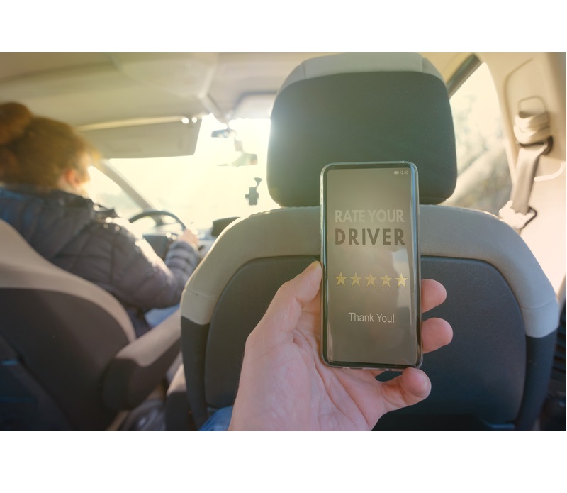 ridesharing-aplicatie-dreamstime