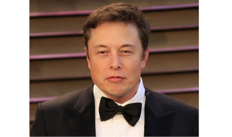 Elon Musk a preluat Twitter