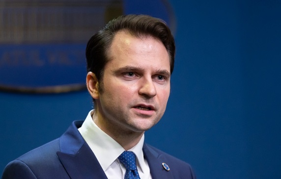 sebastian burduja
