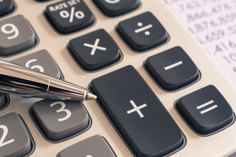 calculator-pix-dreamstime