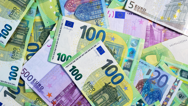 bani-euro-dreamstime