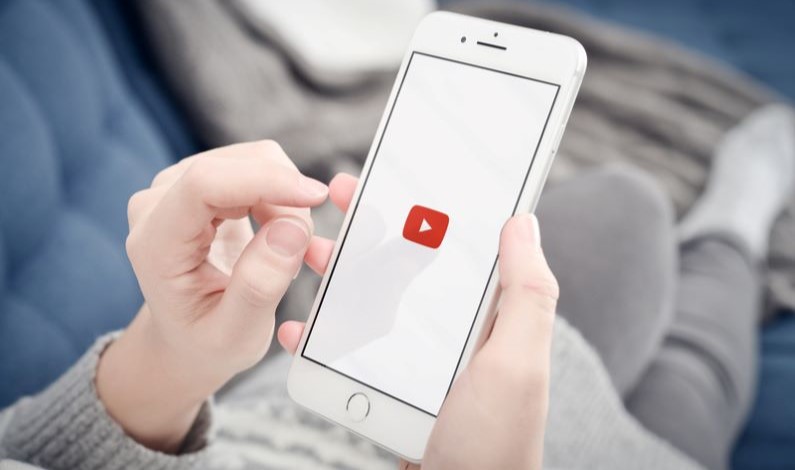 Aplicația YouTube pe iPhone