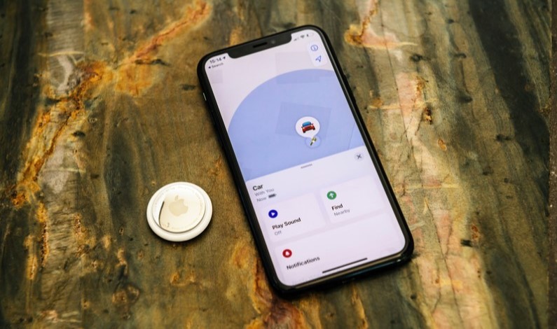 Airtag și iPhone