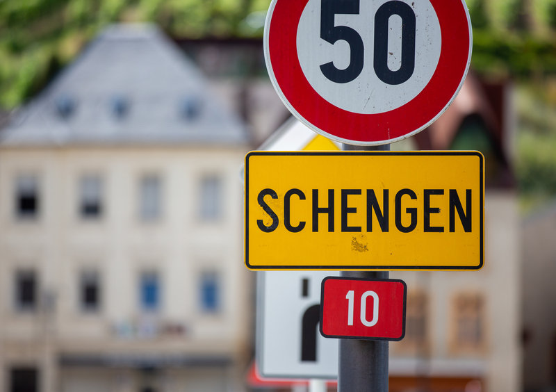 schengen-dreamstime_.jpg