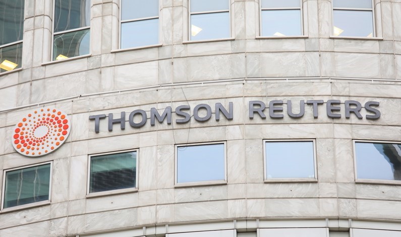 Logoul companiei Thomson Reuters pe clădire