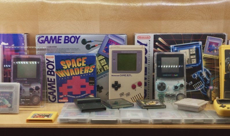 Console Nintendo Game Boy și Game Boy Color, cu jocuri video