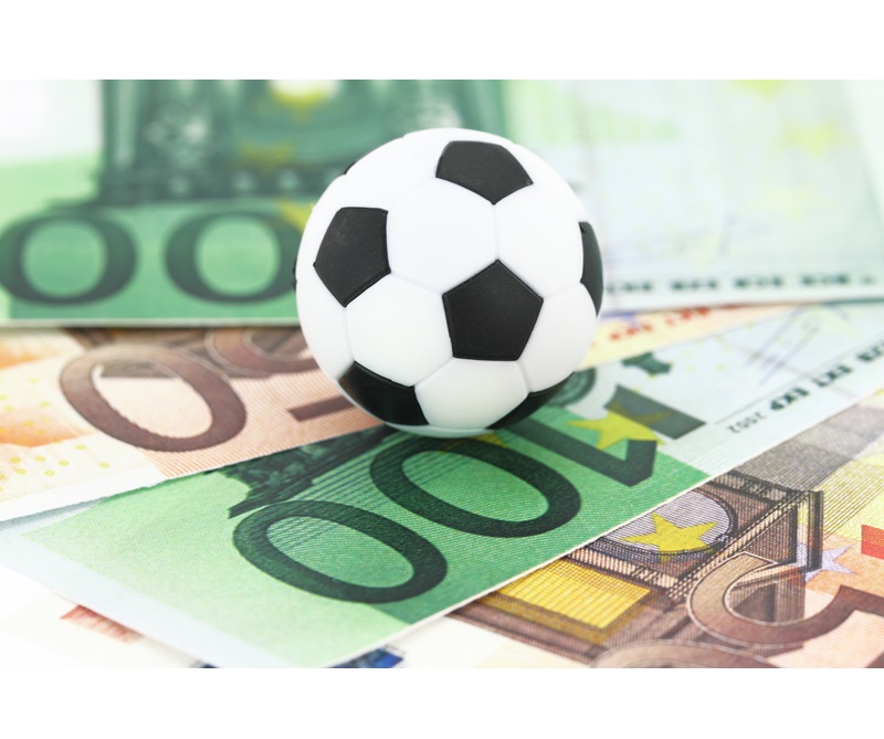 minge-fotbal-bani-euro-dreamstime.jpg