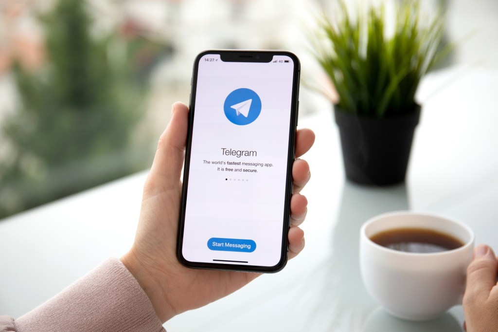 Aplicația Telegram pe telefon