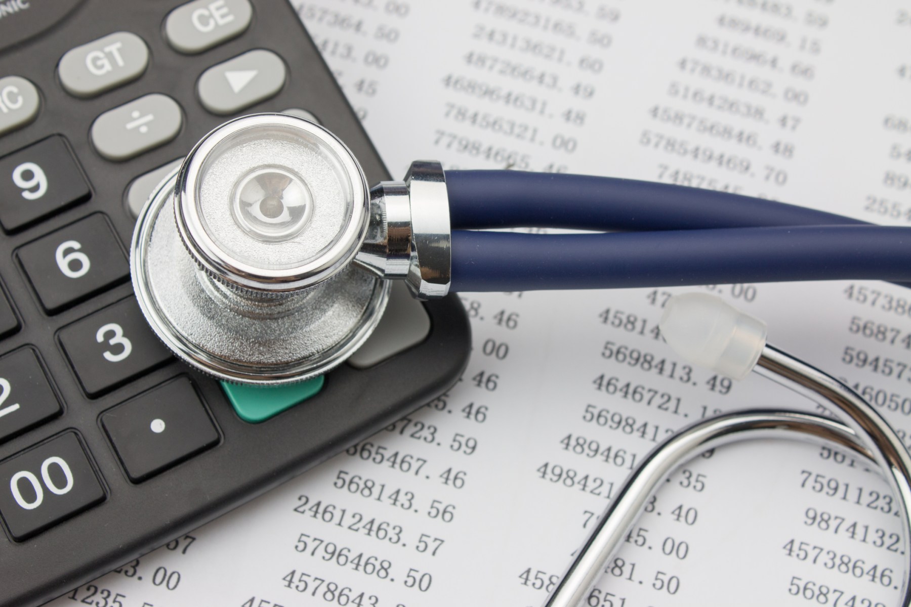 Ghid ANAF pentru medici. Fiscul le spune ce obligații fiscale au și îi invită la seminare online despre Declarația unică 2025