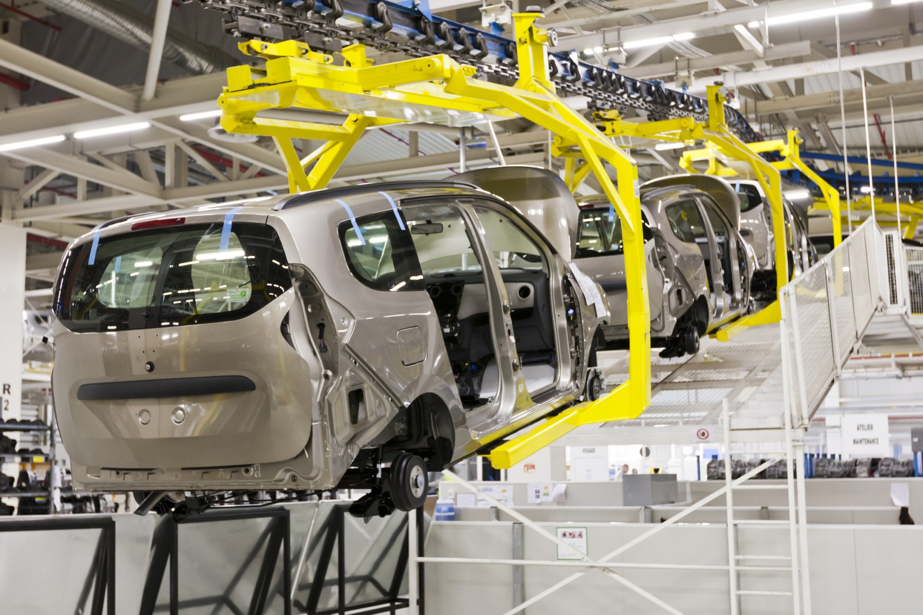 Uniunea Europeană mai slăbește puțin exigențele antipoluare impuse producătorilor auto din UE