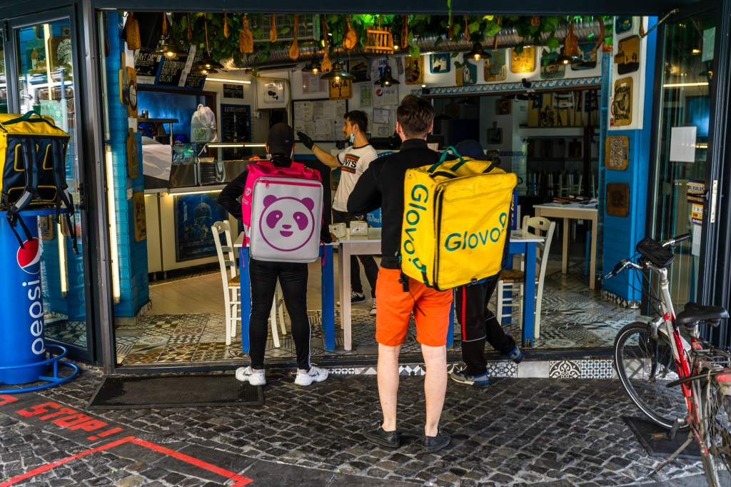 Glovo si Foodpanda