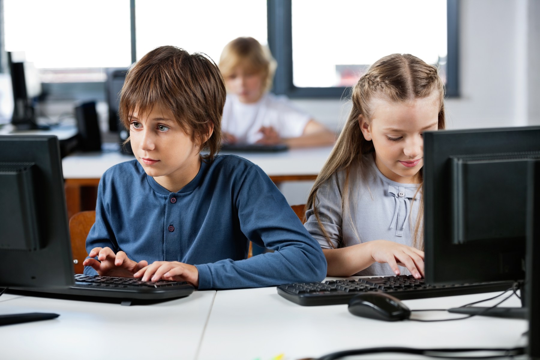 Înscrieri 2025: Calculatoare recondiționate pentru școlile și ONG-urile din România