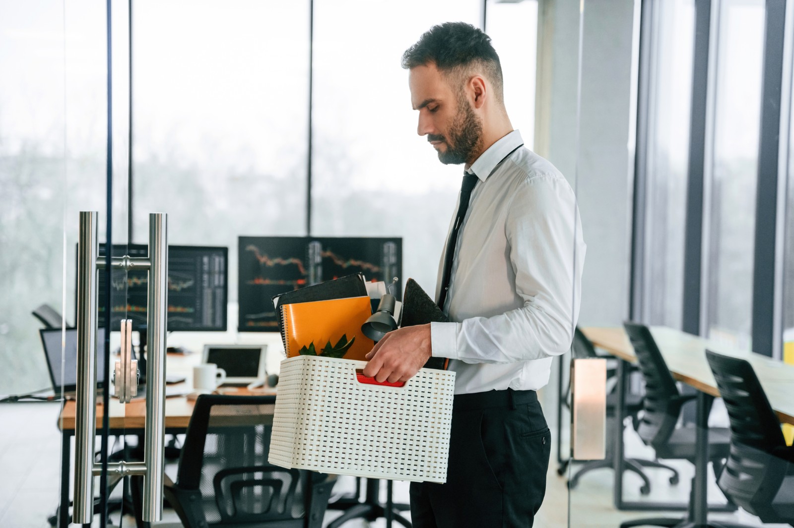 1 din 3 români nu au economii stabile pentru a rezista financiar fără un loc de muncă (analiză)