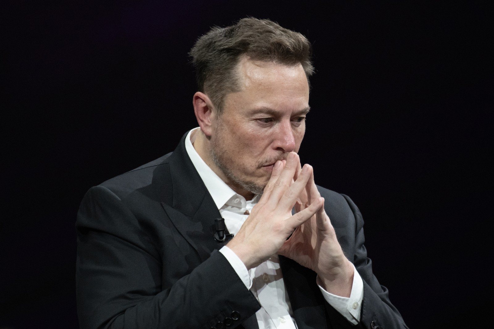 Elon Musk dă în judecată OpenAI (ChatGPT) și Apple, acuzând o schemă anticoncurenţială în piaţa inteligenței artificiale