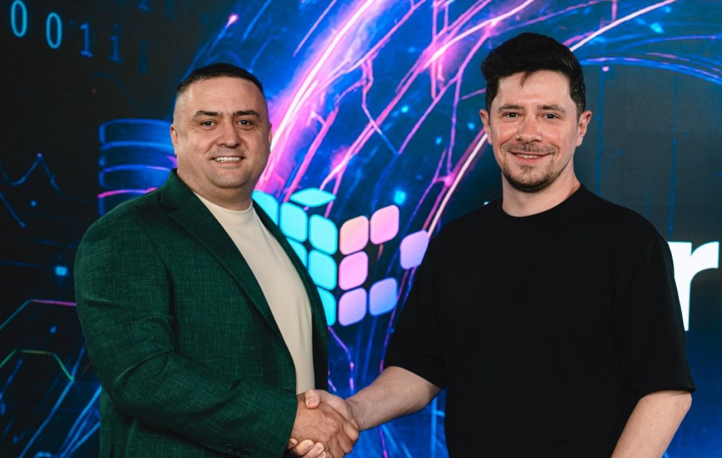 Adrian Dragomir (stânga) și Radu Vucea (dreapta)