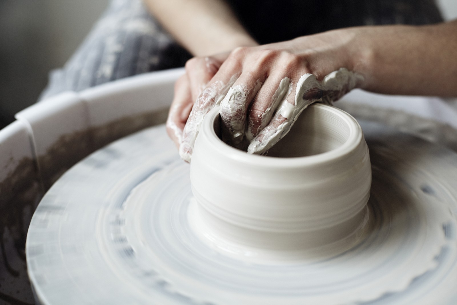 Mătase naturală în Vâlcea, loc de joacă și produse din ceramică  – Știri despre afaceri locale din România 2025