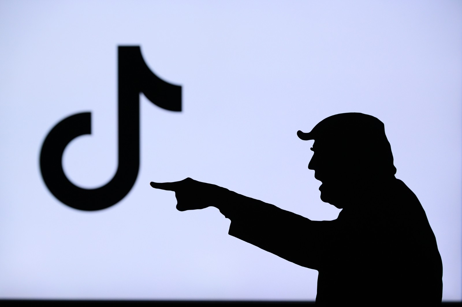 Președintele SUA, Donald Trump, aprobă vânzarea operațiunilor TikTok către un grup de investitori americani