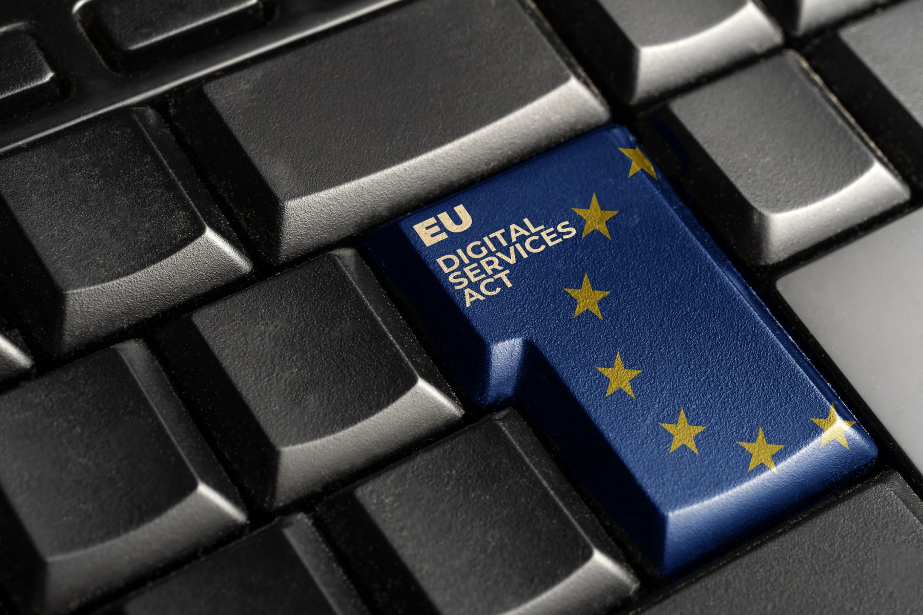 UE cere explicații Apple, Snap, Google și YouTube privind protecția copiilor în online