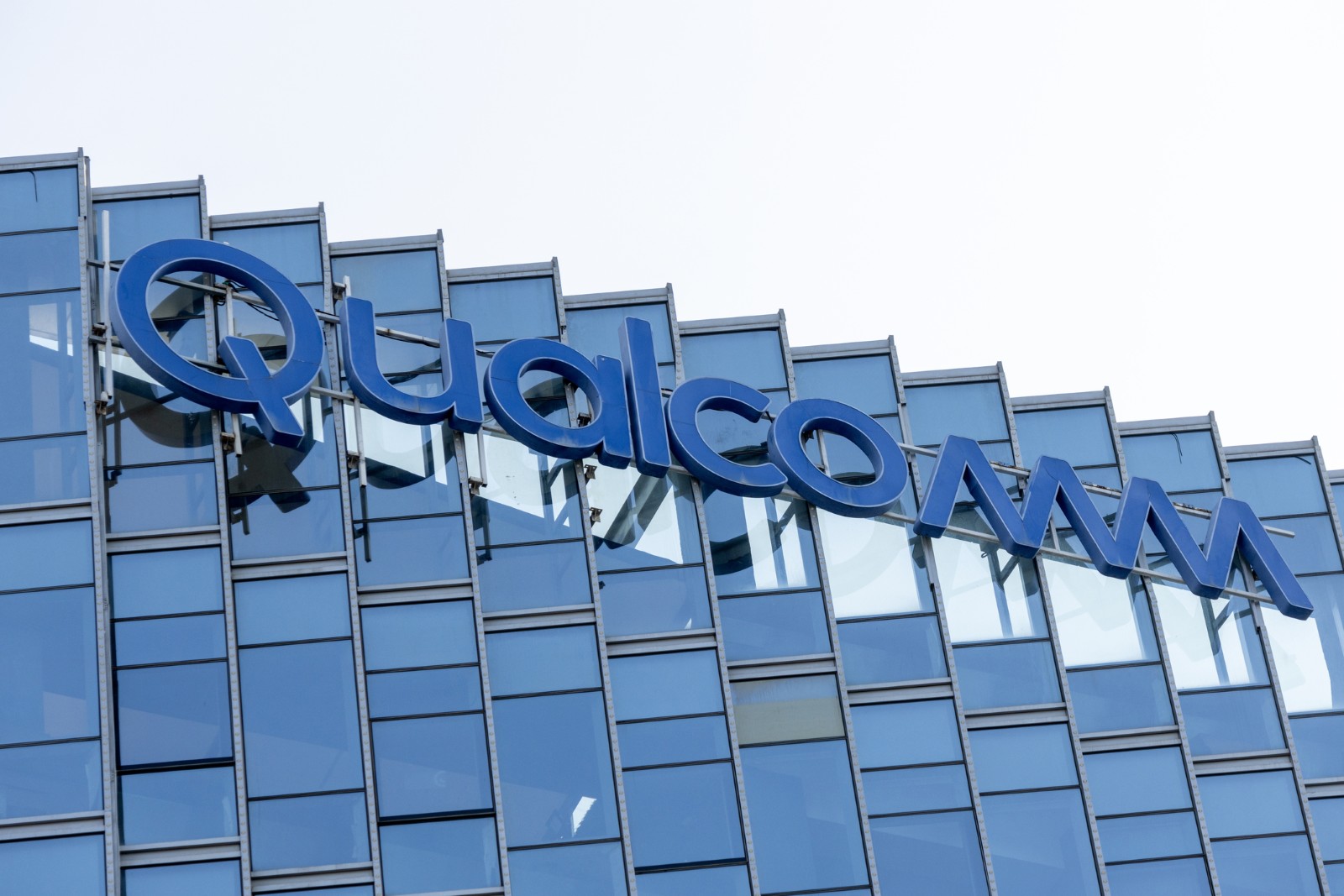Qualcomm va lansa cipuri AI pentru centrele de date, pentru a rivaliza cu NVIDIA și AMD
