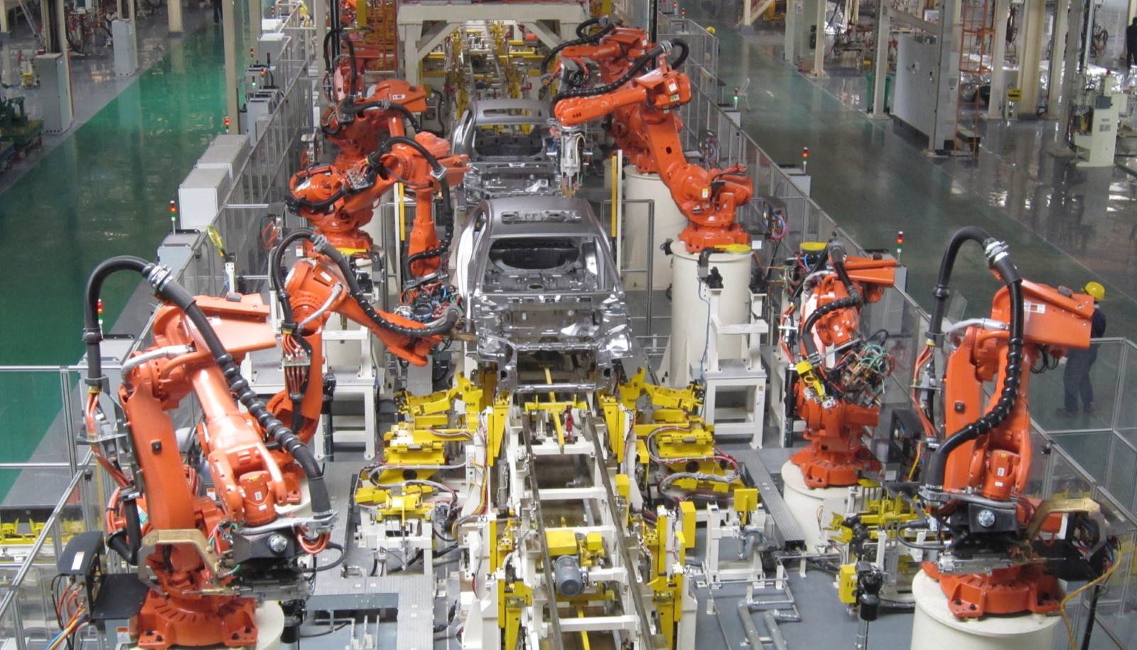 Japonezii de la SoftBank cumpără divizia de robotică a unei companii elvețieno-suedeze de tehnologie industrială pentru 5,4 miliarde dolari