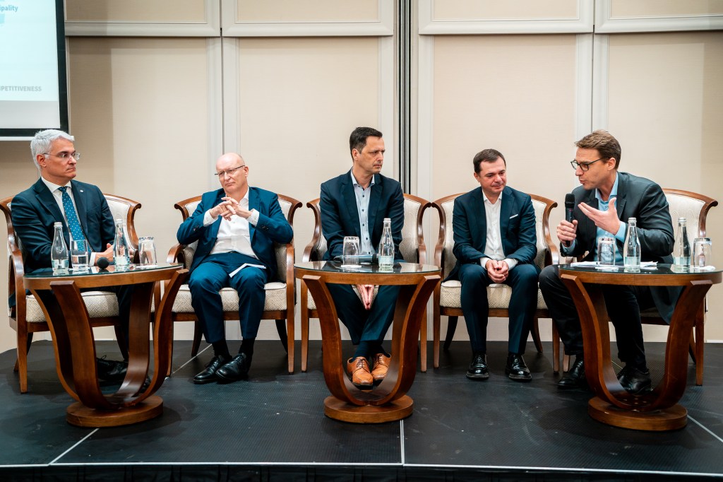 Reprezentanții firmelor române și germane au cerut reducerea birocrației/FOTO: Camera de Comerț și Industrie Româno-Germană