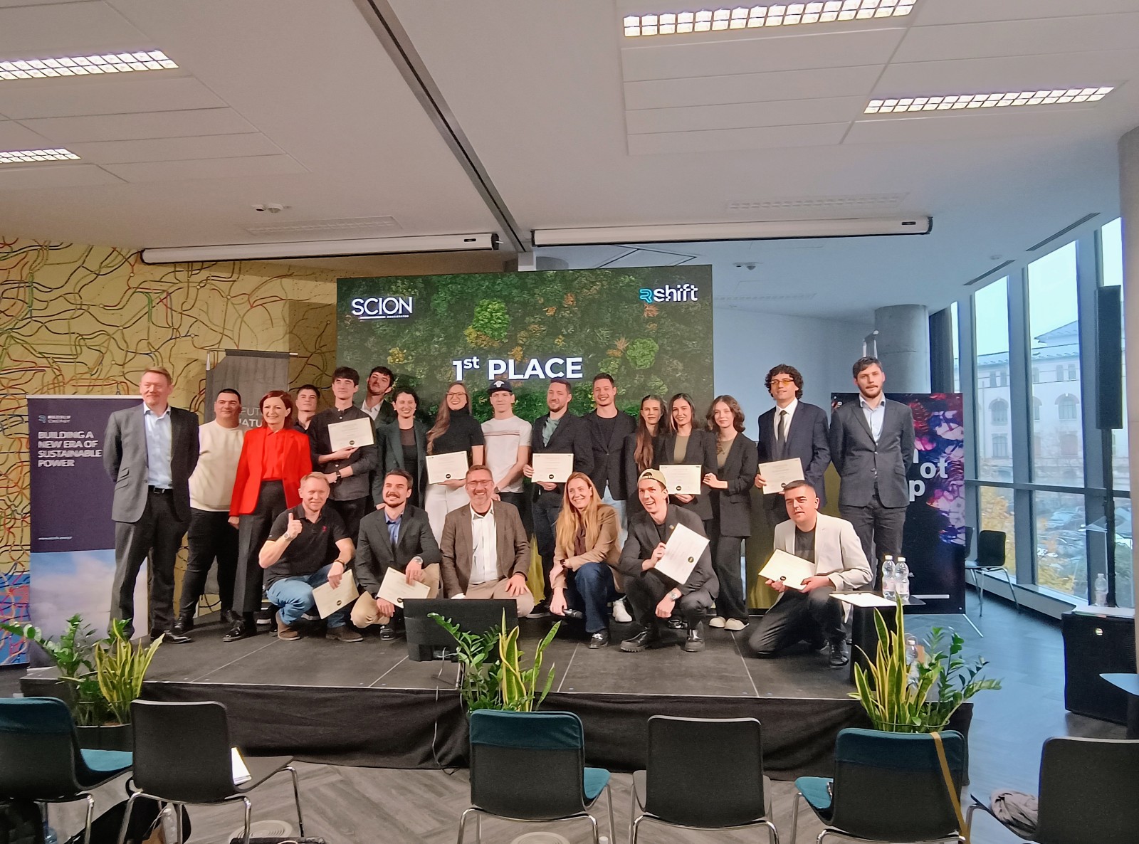 Trei startup-uri românești cu soluții de energie solară și cu inteligență artificială, premiate la un accelerator de idei de afaceri