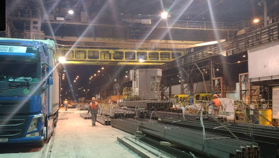 Combinatul Arcelor Mittal Hunedoara este producător de corniere și profile comerciale pentru piețele de energie, construcții și infrastructură, însă din octombrie 2025 a oprit definitiv activitatea, din cauza datoriilor/FOTO: Google Maps