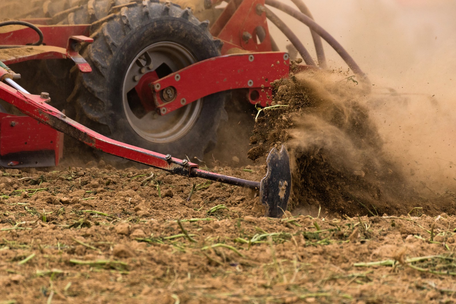 Tranzacție în domeniul utilajelor pentru agricultură : Consiliul Concurenței autorizează preluarea firmei Agritehnica de o companie germană prezentă în România