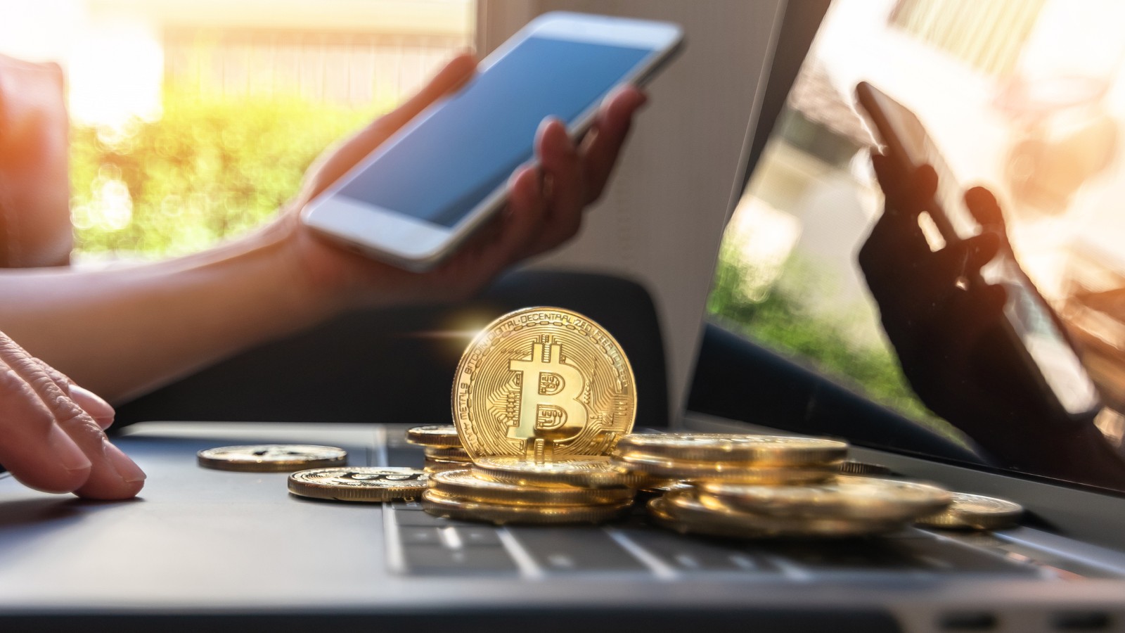 Crypto 2026: Bitcoin revine sub 90.000 dolari, cu ieșiri masive din ETF-uri (analist eToro)