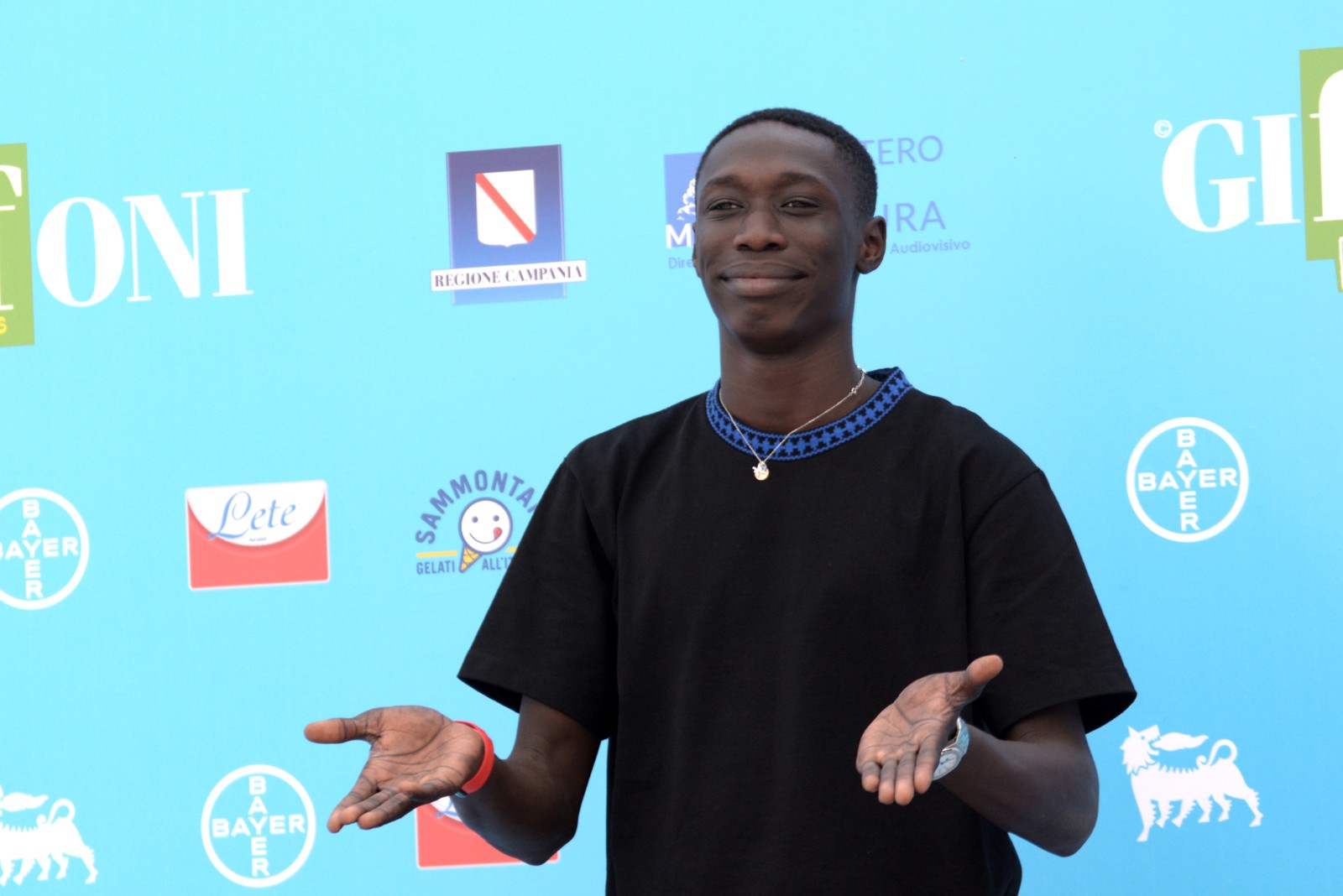 Cine este Khaby Lame: Dat afară la începutul pandemiei, a devenit cel mai urmărit creator de pe TikTok, iar acum și-a vândut afacerea pentru aproape 1 miliard dolari