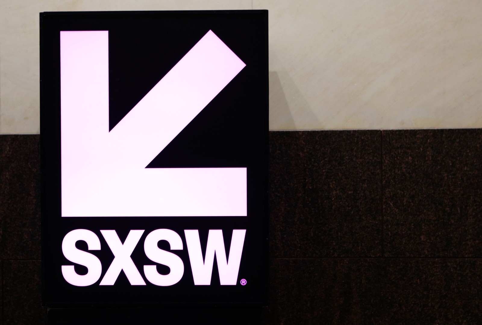 Un accelerator american pentru startup-uri, din care face parte și un român, deschide conferința SXSW 2026 din Texas