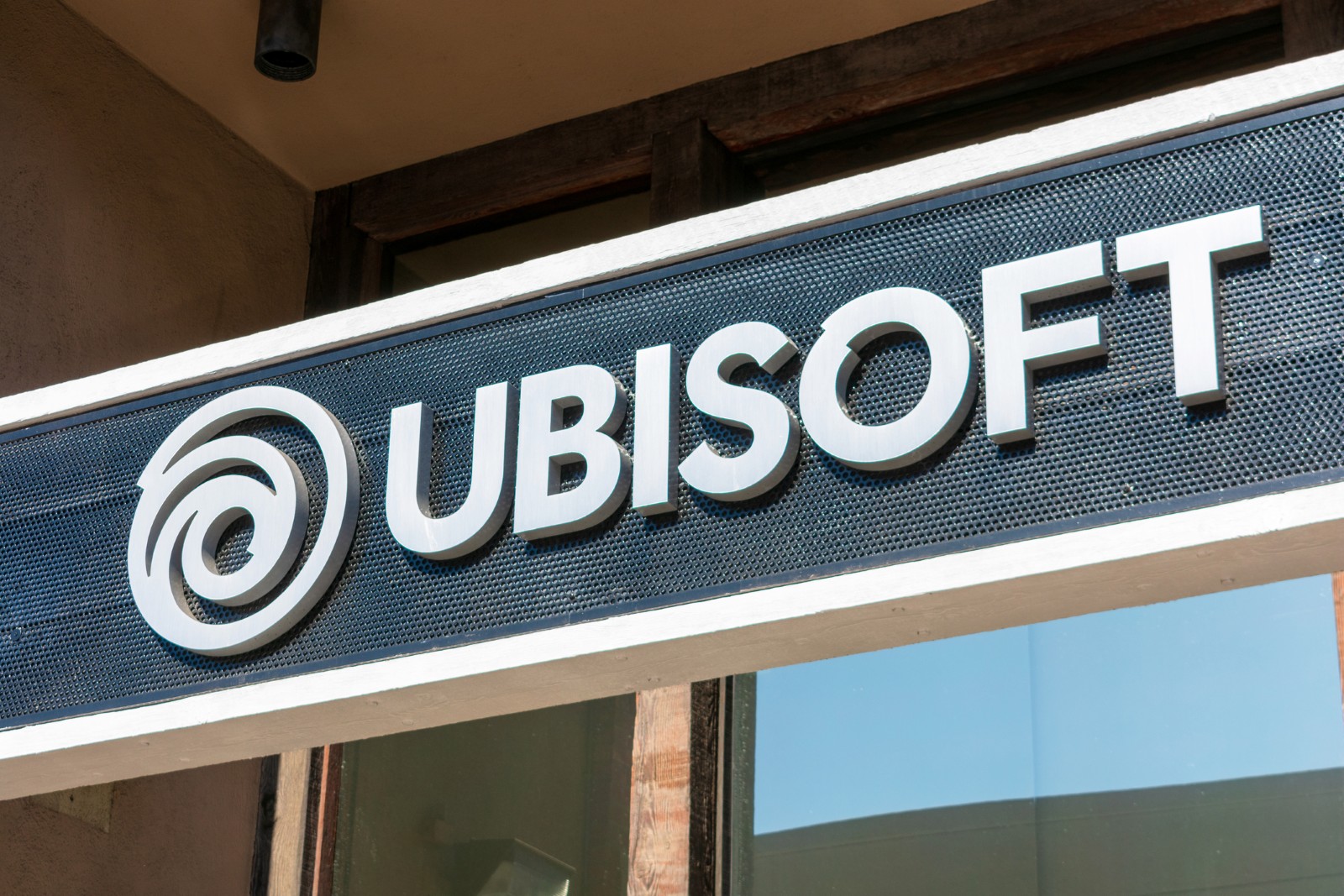 Ubisoft reorganizează compania, închide studiouri și anulează 6 jocuri video