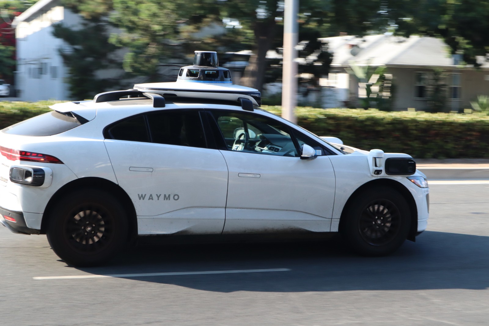 Robotaxiurile Waymo primesc finanțare de 16 miliarde dolari