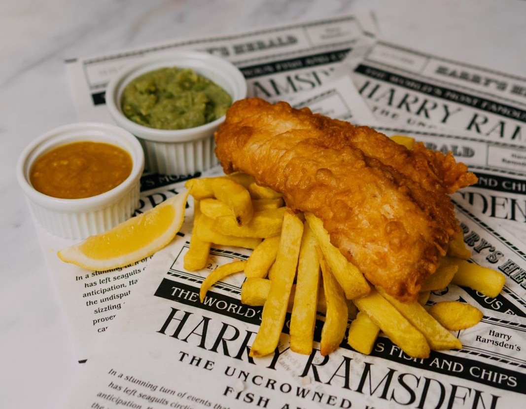 Se deschide primul restaurant al unui brand britanic de fish & chips, într-un mall din București