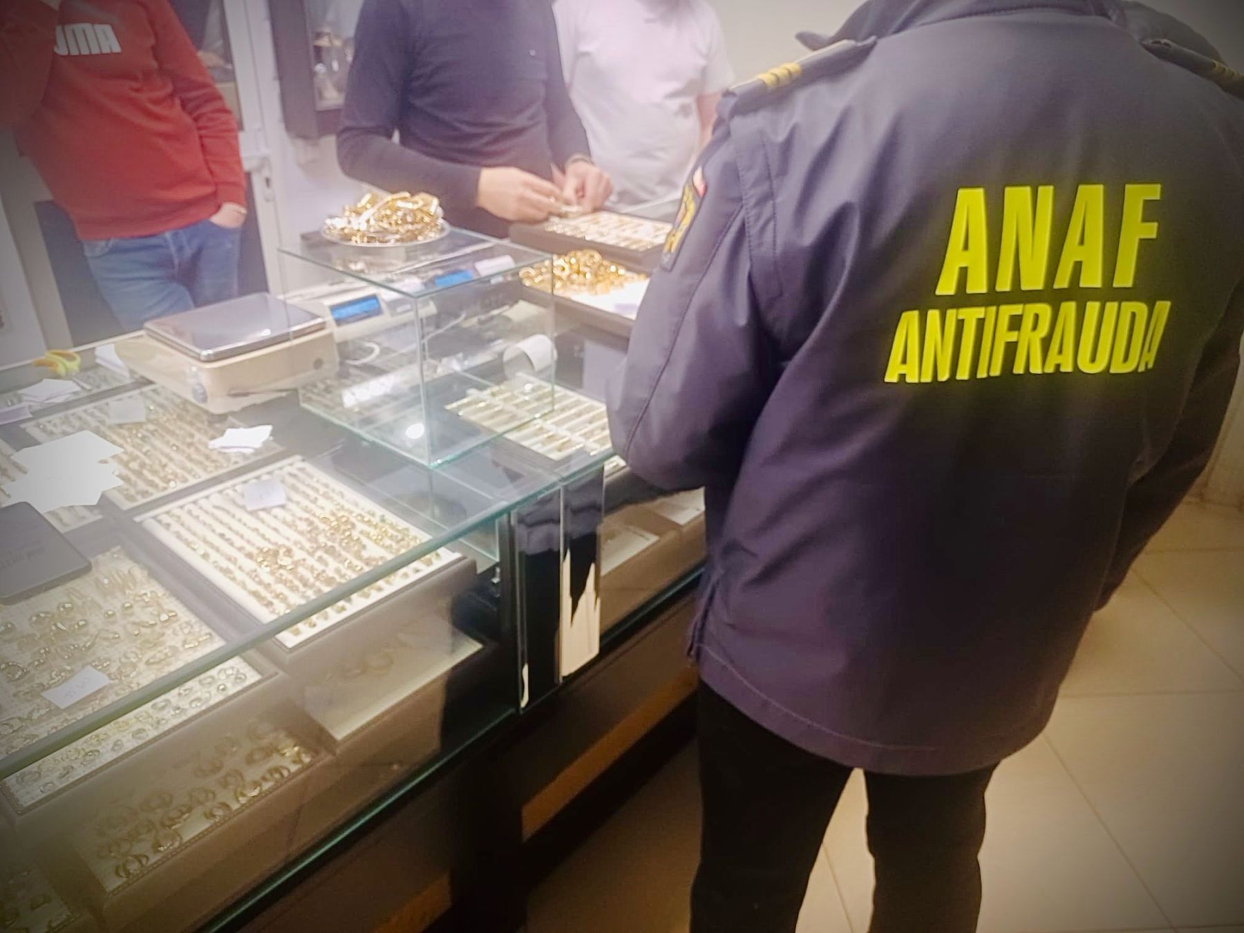 Afacerile cu bijuterii, luate la control de ANAF. Amenzi de mii de EUR și aproape 33 de kilograme de aur și argint confiscate