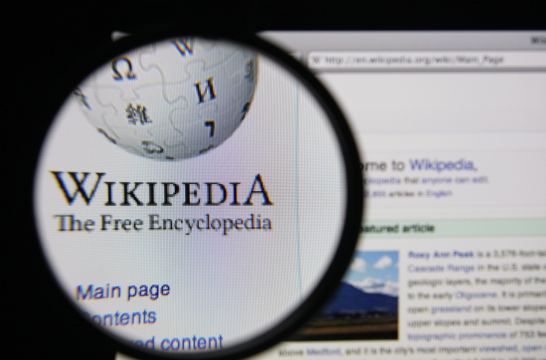 Wikipedia restricționează folosirea inteligenței artificiale în scrierea articolelor