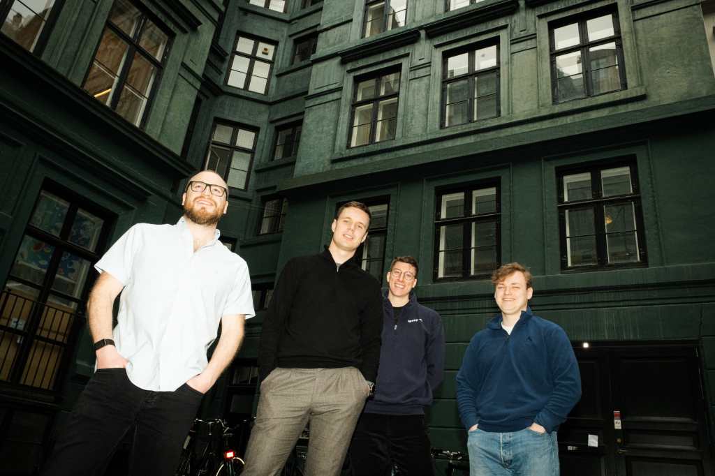 Ciprian Florescu - primul din stânga