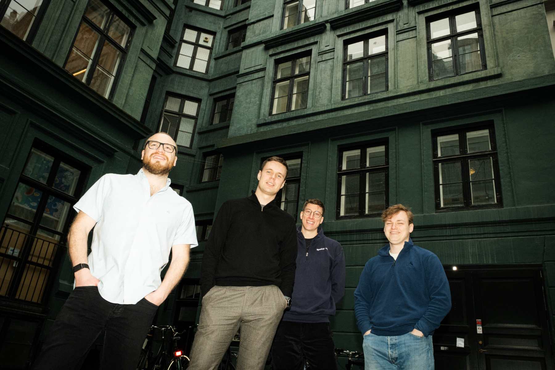 Ciprian Florescu - primul din stânga