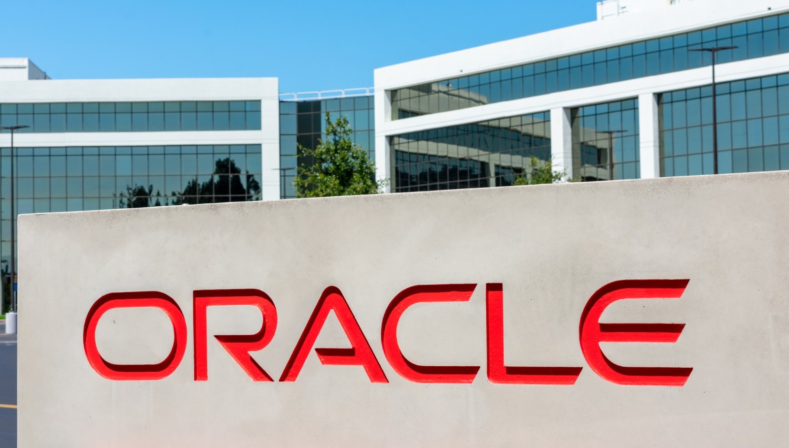 Gigantul IT Oracle face concedieri pe fondul investițiilor în inteligență artificială