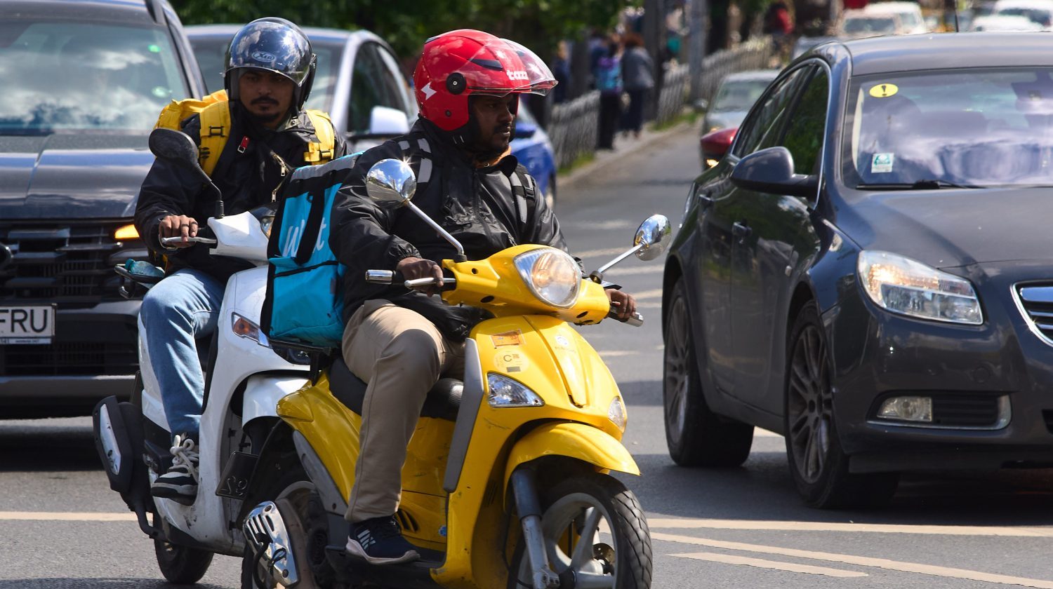 Noi reguli pentru angajarea lucrătorilor străini: Ce trebuie să știe firmele. Contracte, platforma digitală, amenzi