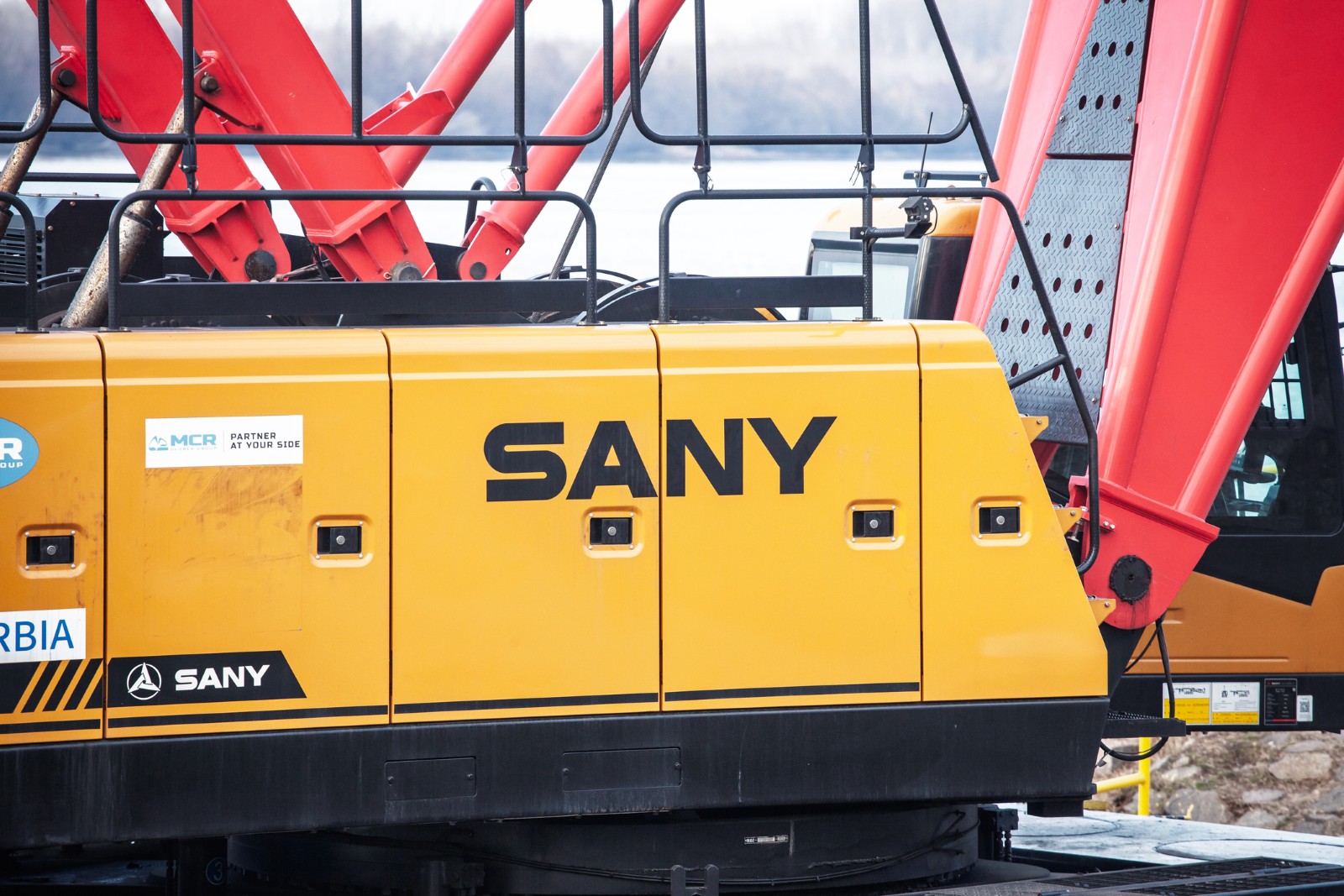 Mega-investiție a unui conglomerat chinez, de 1 miliard EUR, într-un proiect energetic hibrid în România