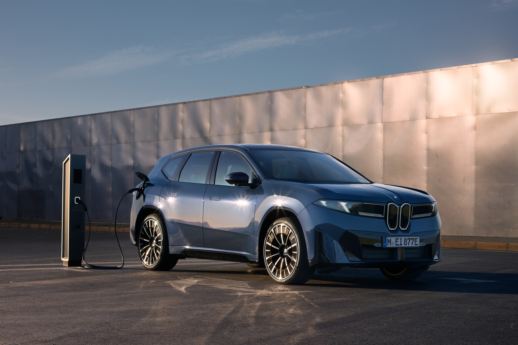 De ce tot mai mulți antreprenori aleg mașini electrice sau plug-in hybrid pentru business?