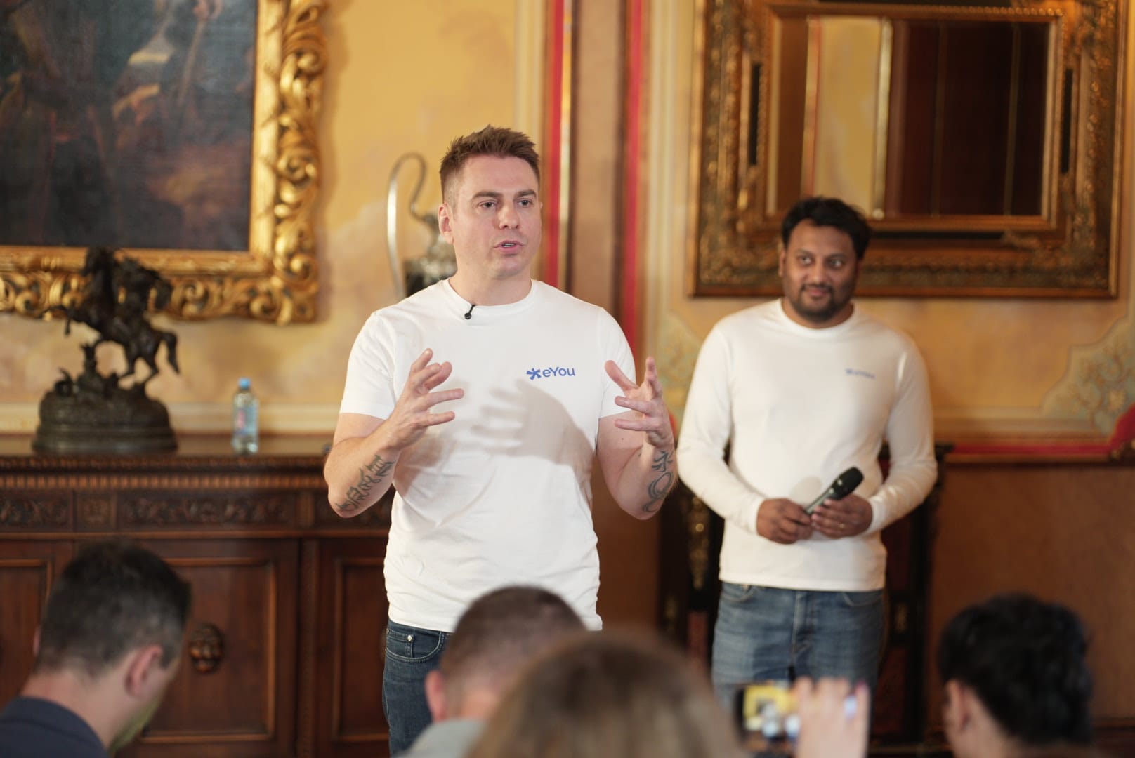 Grégoire Vigroux și Jasseem Allybokus, fondatori eYou